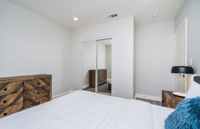 Brand NEW Luxury Modern 3bdr Townhome In Silver Lake - Photo 9