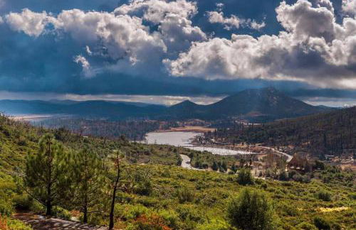 A LIVING CANVAS Amazing Lake View Custom Home - Foto 32