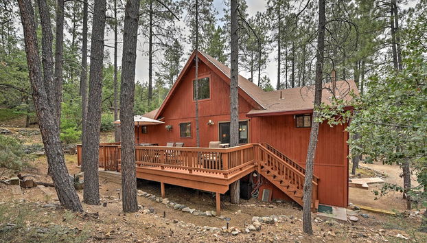 Deck & Forest Views: Peaceful Prescott Cabin - Photo 5, Intérieur