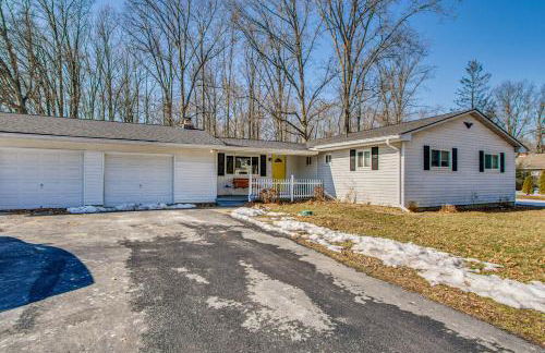 Peaceful Retreat with Private Hot Tub in New Albany - Foto 25