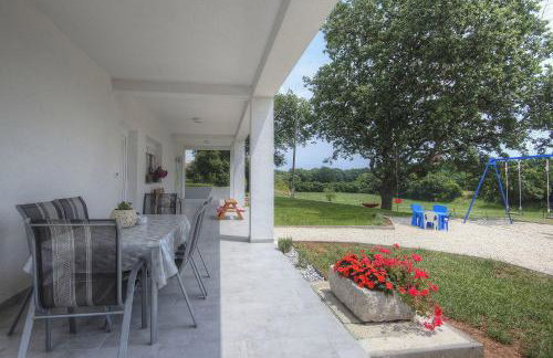 Apartment mit großem Garten, Spielbereich - Photo 3