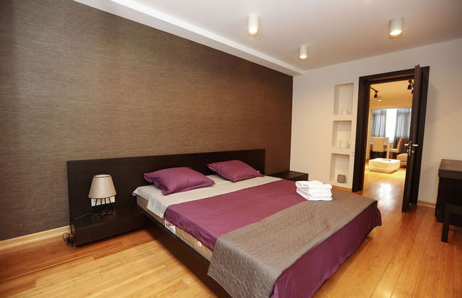 Hosthub 2 Bedroom near Dry Bridge SmartTV - Photo 1