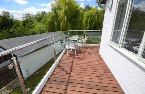 The Willows Wroxham - Photo 17