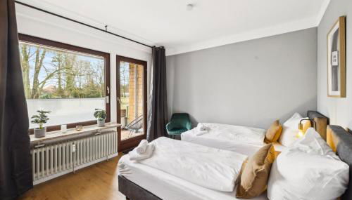 NASA Homes I Moderne City Suite I Zentral I 3 Zimmer I Balkon und Aufzug I neu renoviert I Smart TV I Hotelbetten - Foto 4, Garden view