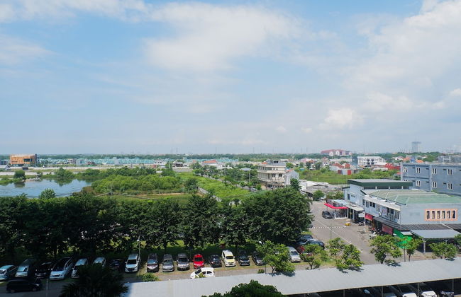 Pool View 2BR at Dian Regency Apartment - Foto 19