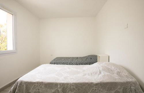 Plain pied climatisé piscine idéalement situé - Foto 17