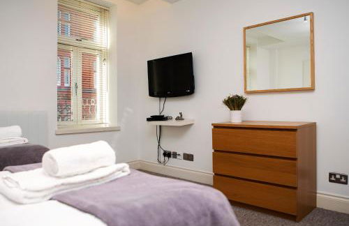 Apt 3, Trafalgar Sq Duplex, 3rd & 4th floor by Indigo Flats - Photo 5