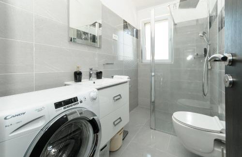 Luxury Villa With Heated Pool, Terrace, and Outdoor Amenities for Relaxation - Foto 56