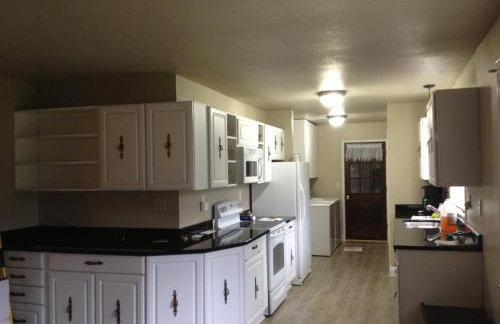 Glacier Guest Room - PRIVATE ROOM IN SHARED HOUSE REDUCED PRICE ON TOURS - Foto 76