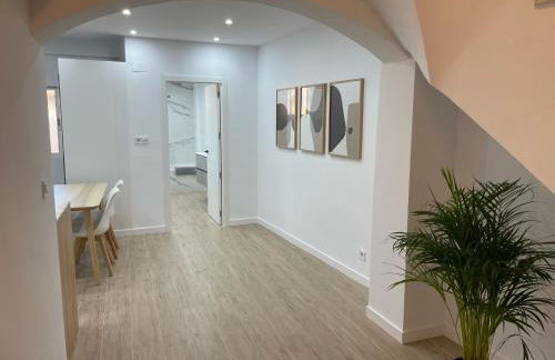 Apartamento Dúplex de Lujo con Terraza Privada y vistas al Castillo - Centro - Foto 9