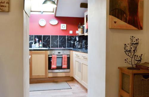 Silk Hill Stables - Photo 8