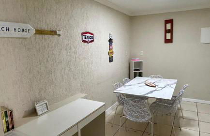 Piscina e Sinuca CASA Beto Carrero 500m do Parque 1 suite e 2 quartos 3bwc a 300m da Praia churrasqueira e estacionamento privado - Foto 24