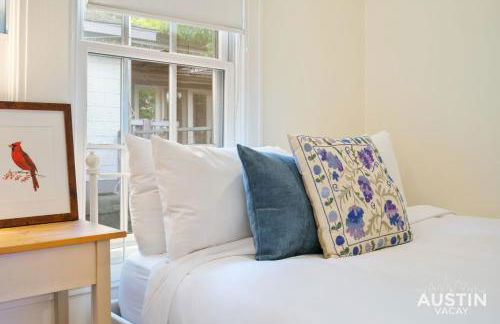 Charming Vintage House in Zilker with Hot Tub and Parking - Foto 34