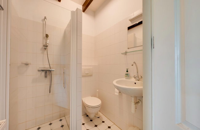 Holiday Home with Meadow View near Forests - Photo 19