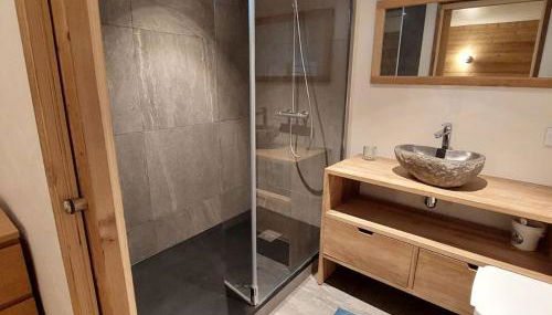 Chalet 3 chambres rénové, centre Courchevel, idéal pour 6 personnes - FR-1-514-25 - Photo 4