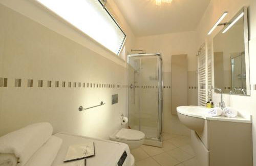 MIMA61 - Appartamento con piscina, giardino e posti auto a 50mt dal centro - Foto 6