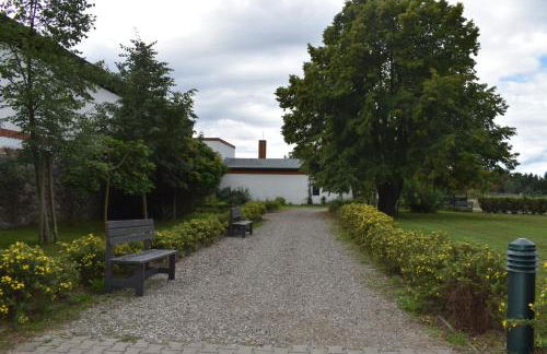 Neu renoviert: 11 Zimmer mit großer Wohnküche, mitten in der Natur - Foto 17