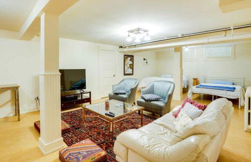 Charming MPLS Home with Patio - Walk to Uptown! - Foto 29