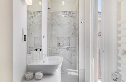 WHome Timeless Design Meets Central Convenience - Photo 23