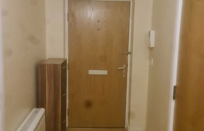 Remarkable 1-bed Apartment in Romford - Photo 36