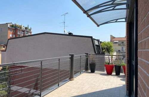 PENTHOUSE LUCE Milano near Metro-Bus-tram - Foto 10