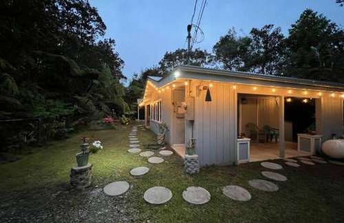 Romantic Retreat, Relax at Hot-tub, Indoor & Outdoor shower, firepit, 5 min to Hawaii Volcano park - Foto 50