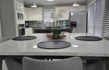 HoustonGem Private Pool & Hot Tub 20 Min to DT - Foto 25