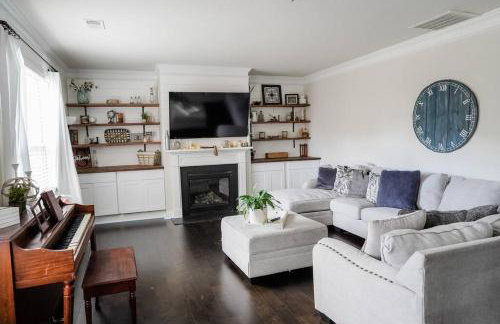 The Grand 5BR Retreat --15 mins to Greenville - Foto 18