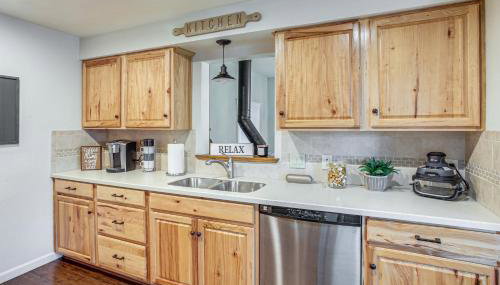 3 Mi to Coeur dAlene Lake! Cozy Mtn-Town Getaway - Foto 5