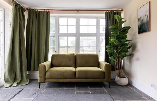 8 Bedroom House in Barwell Sleeps 15 with Parking - Foto 29