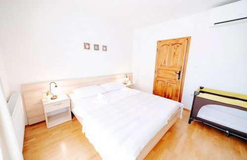 Villa Alma mit privatem Saltwater Pool - Photo 16