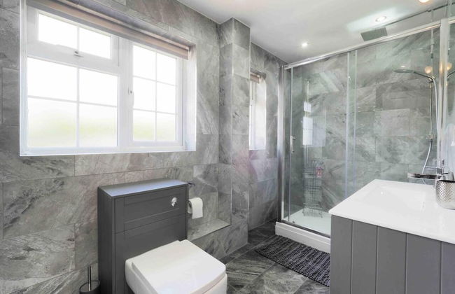 Inviting 7-bed House With sea Views in Hythe - Foto 25