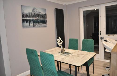 Modern 3 bedroom house- 2 parking spaces- near central MK - Foto 12