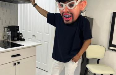 AMIRI Hollywood 5 mins from Hard Rock Stadium & The Guitar - Foto 12