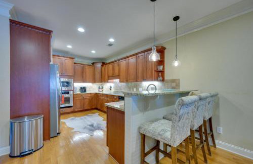 Lake Oconee Abode with Patio, Grill and Fire Pit Table - Foto 6