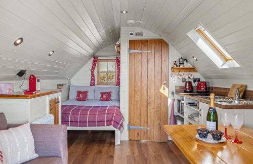 Otter Tranquil pod overlooking rolling Devon hills - Photo 2