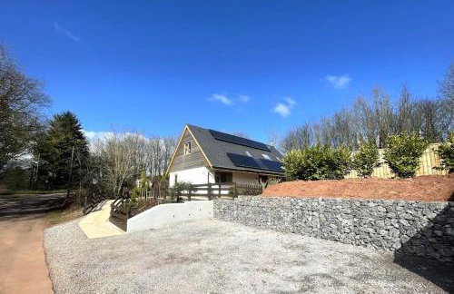 Stunning cottage with hot tub - Photo 1