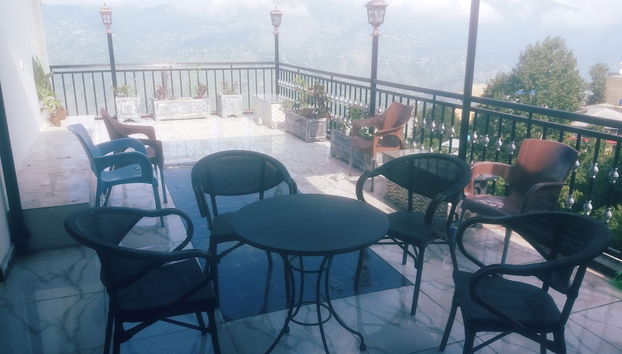 Nabeel Residency bhurban road Murree - Foto 2, Terraza o patio