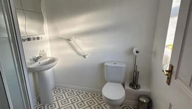 Spacious & Lovely 4 Bedroom Home in Manchester - Foto 2