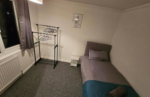 Airport,NEC,JLR,Bham. Entire house 5 beds. - Foto 4