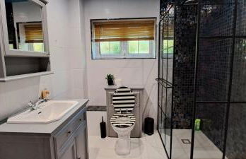 Sizeable 4 bed property on Huntingdon Ring road - Foto 18