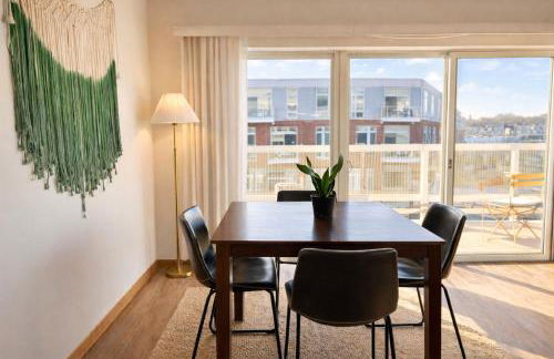 The Brady Corner Suite - Near Fiserv with Balcony - Foto 4