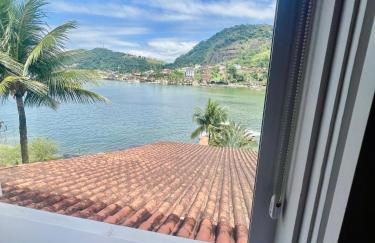 Vista dos sonhos na beira do mar de Angra com pier - Foto 28