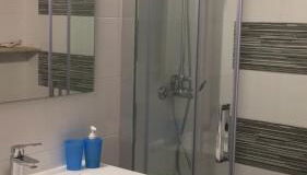 Apartment with Terrace and Sea View - Photo 4