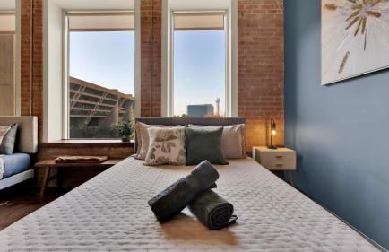 Downtown Loft- Pool -Free Parking -2026 World Cup - Foto 15