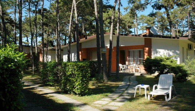 Bright villa with garden in Lignano Pineta - Foto 2, Imagen principal