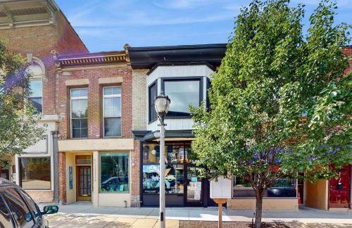 Steps to Dtwn and Rock River! Couples Retreat - Foto 1