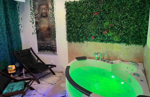 Maison Prestige Le Donjon des Plaisirs Jacuzzi - Foto 1