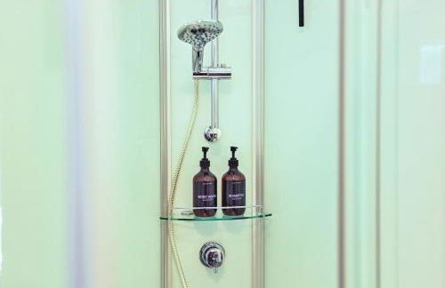 Luxus Apartments - Perfekt für Familien & Gruppen - Zentrale Lage & Parkplatz - Foto 61