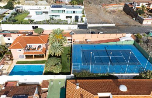 One & Only Sports and Relax Villa by Eden Rentals - Photo 51
